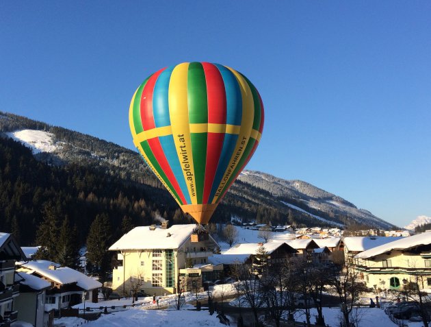 Luchtballon in de tuin