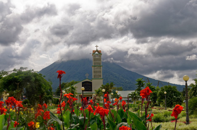 La Fortuna , en de Arenal vulkaan in de wolken! Noodweer opkomst! 