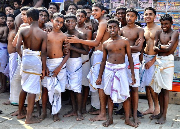 Jongens in dhoti