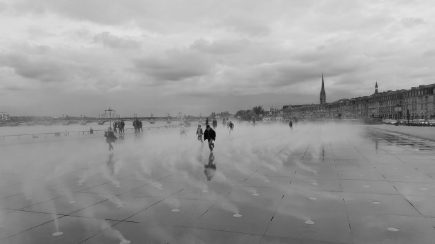 de 'Waterspiegel' in Bordeaux