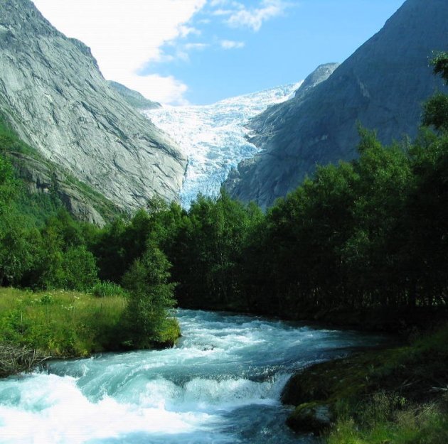 Briksdalsbreen en Kleifossen