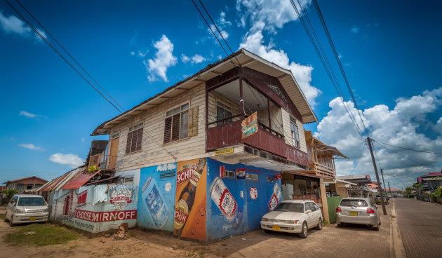 Reclame schilderingen in Paramaribo