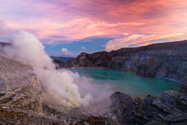 Zonsopkomst op de Kawah Ijen vulkaan