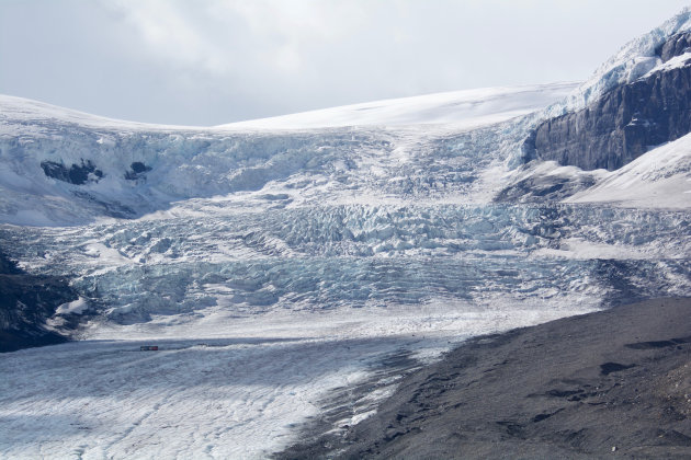 De bus nemen op Athabasca Glacier