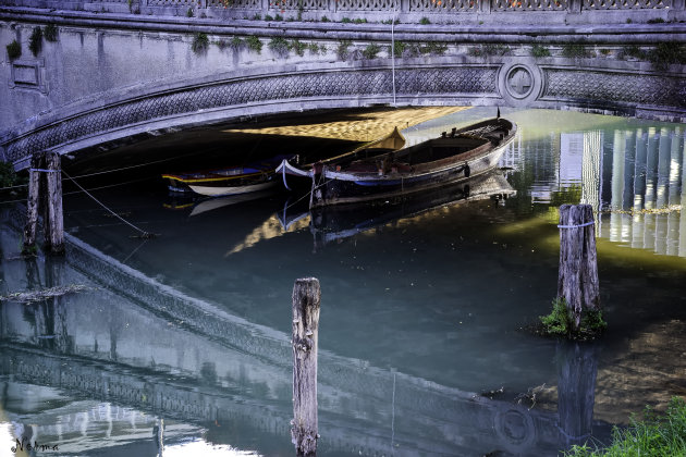 Onder de brug