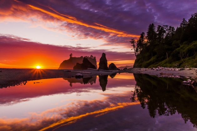 Zonsondergang op Ruby Beach in het Olympic N.P.