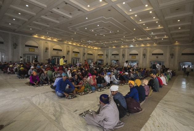 Eetzaal Gurudwara Bangla Sahib  Sikh-tempel in  Dehli 