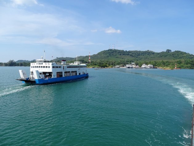 Met de veerboot naar Koh Chang.