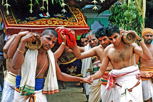 Shiva gaat naar de tempel