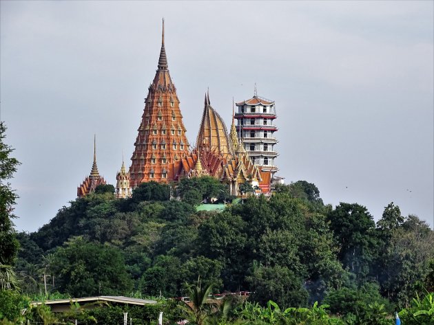 Wat Tham Khao Noi.