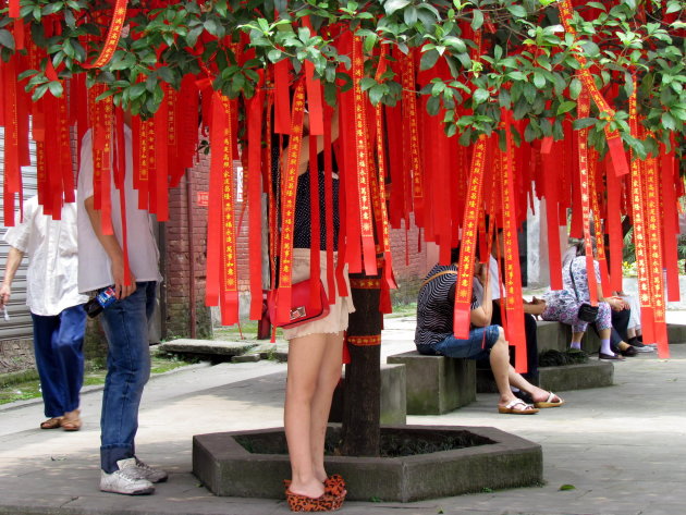 Offeren in de Po Lun tempel