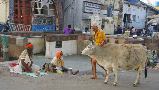 Bedelaars bij de Jagganath Tempel