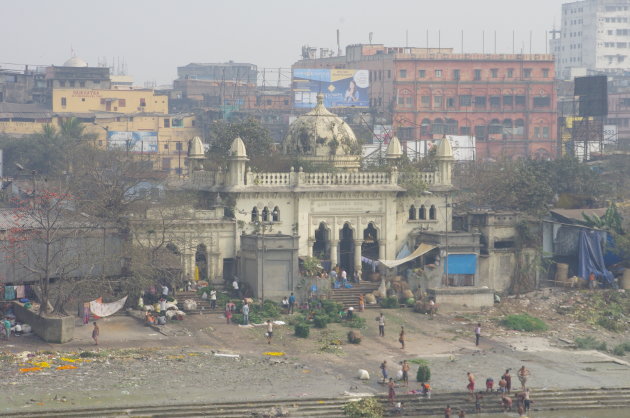 Uitzicht vanaf de Howrah Bridge