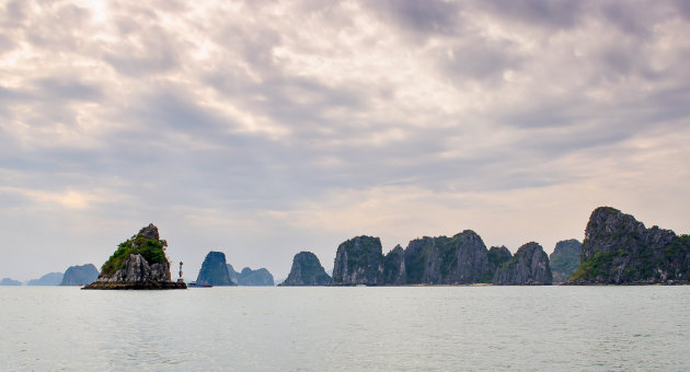 Bai Tu Long Bay