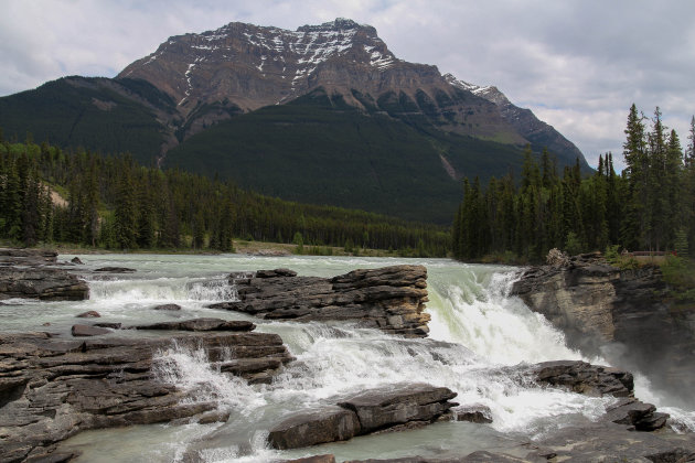 athabasca falls