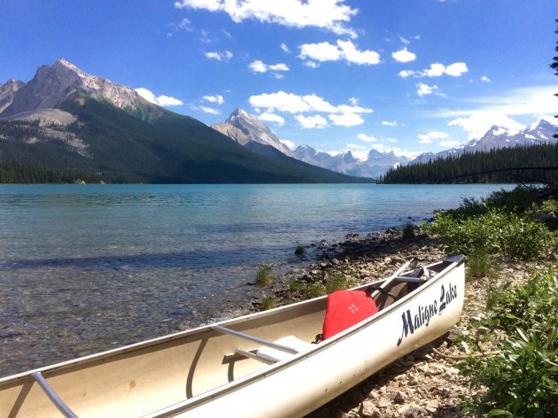 Kanoën op Maligne Lake