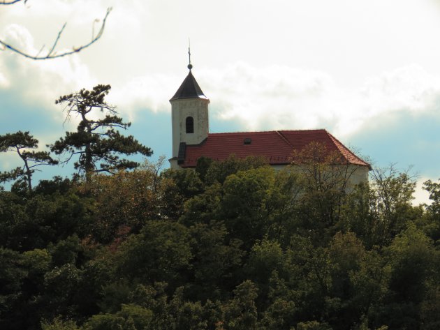 Kerkje op de heuvel