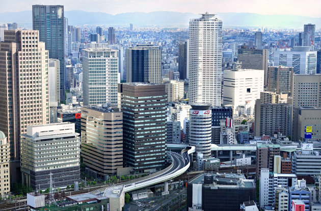 Je rijdt er dwars doorheen in Osaka