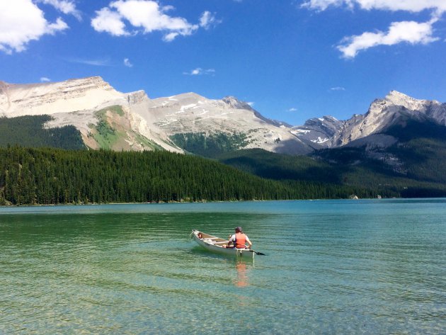 Kanoën op Maligne Lake