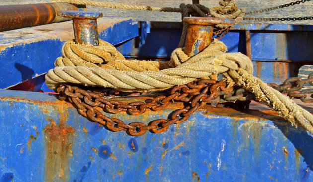 Roestige boot in Trogir