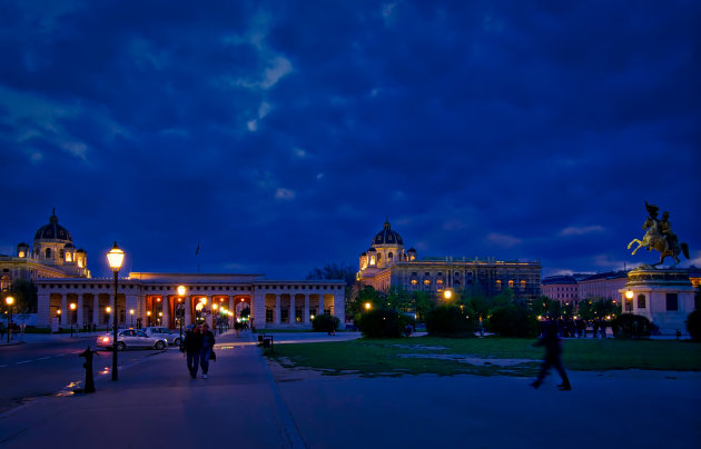 De Heldenplatz 