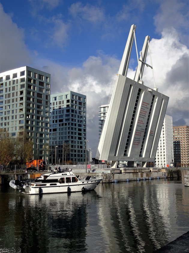 Stadsgedicht op de Londenbrug