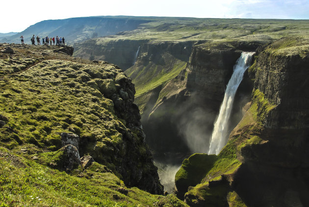Genieten van de Haifoss waterval in IJsland