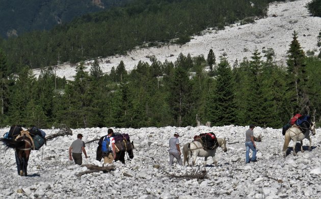 wandelend van Valbona naar theth