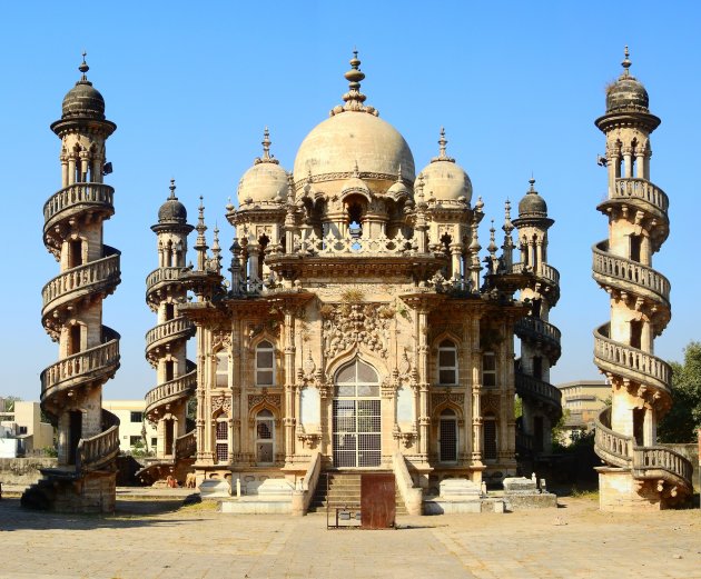 Mahabat Maqbara. 