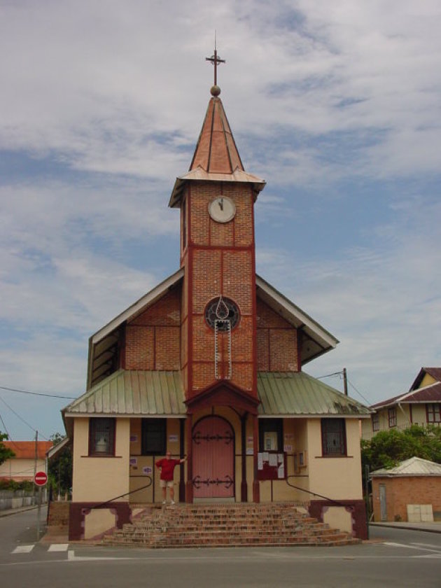 2002: Saint-Laurent-du-Maroni: l'eglise.