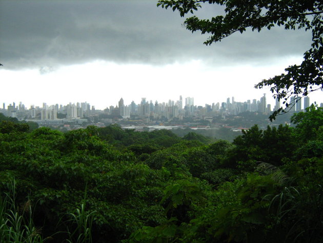 panama city vanaf de cerro verde