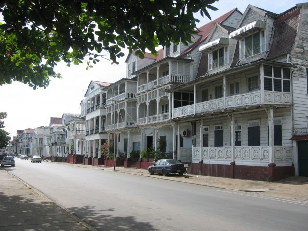 De waterkant in Paramaribo