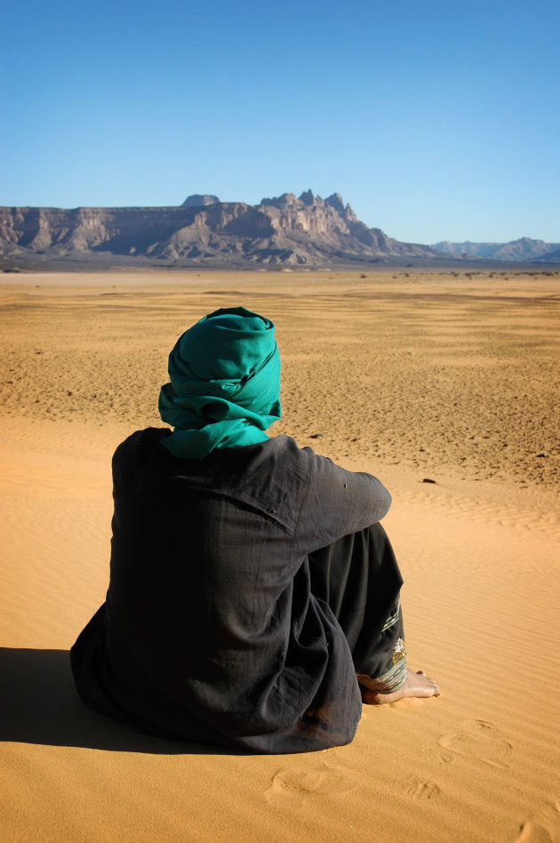 Amol (onze woestijn gids) met uitzicht