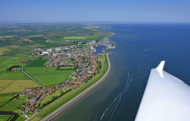 Zicht op de haven van Oudeschild op Texel