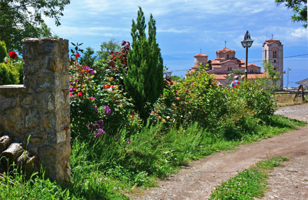 Zicht op de Sint Clement’s kerk in Ohrid