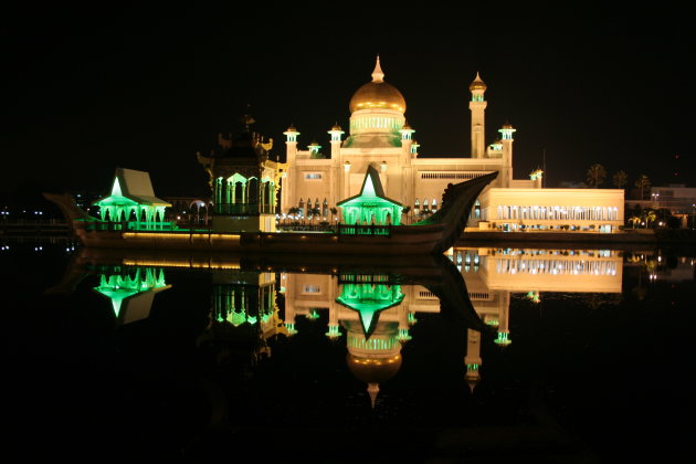 Masjid Omar  ' Ali Saifuddien Moskee