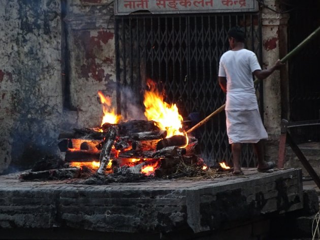 Vuurman bij Pashupatinath