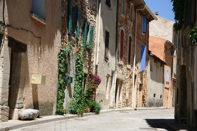 straatbeeld in de Provence