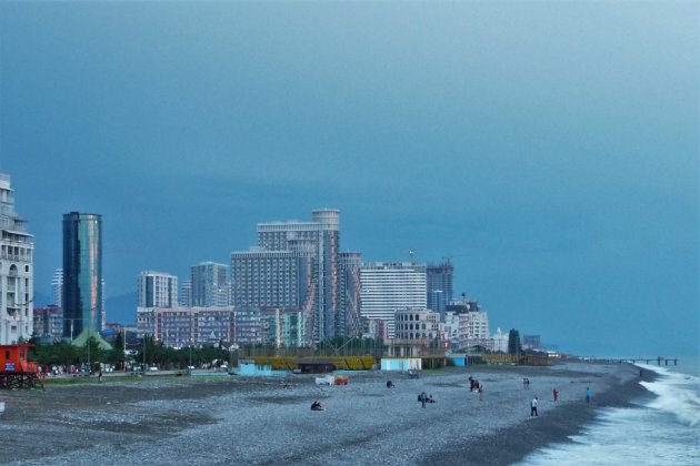 het strand van Batoemi