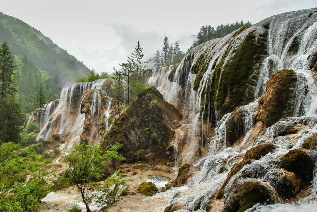 Het natuurpark Jiŭzhàigōu