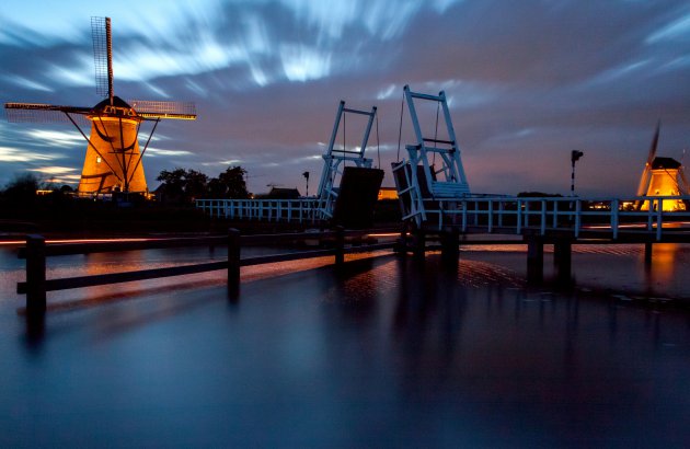 Verlichte molens bij Kinderdijk