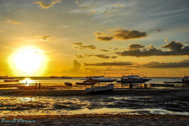 Zonsondergang op een eiland