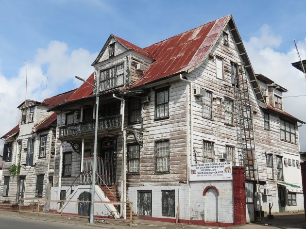 Aan de Waterkant in Paramaribo