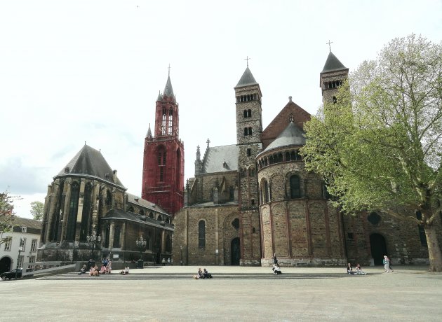 De rode toren van de Sint Janskerk