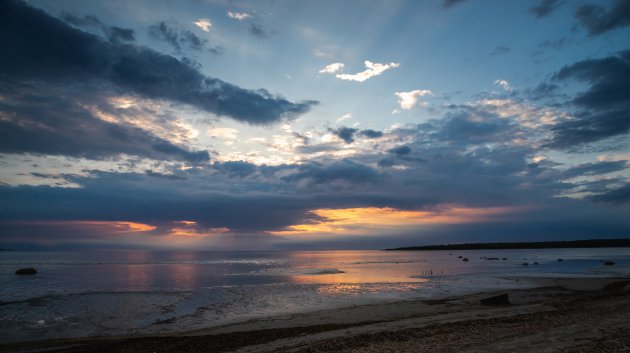 Mooie zonsondergang in Estland