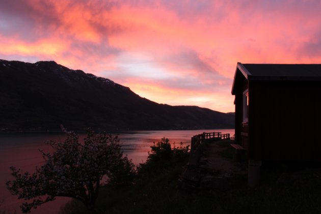 Zonsondergang Hardangerfjord