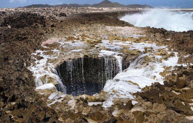 Wat een kracht bij zo'n blowhole