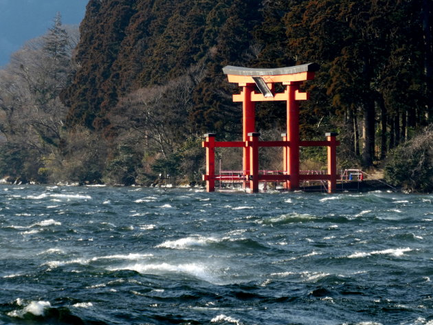 Hakone Tori in Lake Ashi