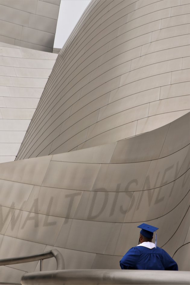 op de foto bij de Walt Disney concert Hall