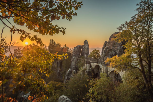 Saksische Schweiz bij zonsopkomst